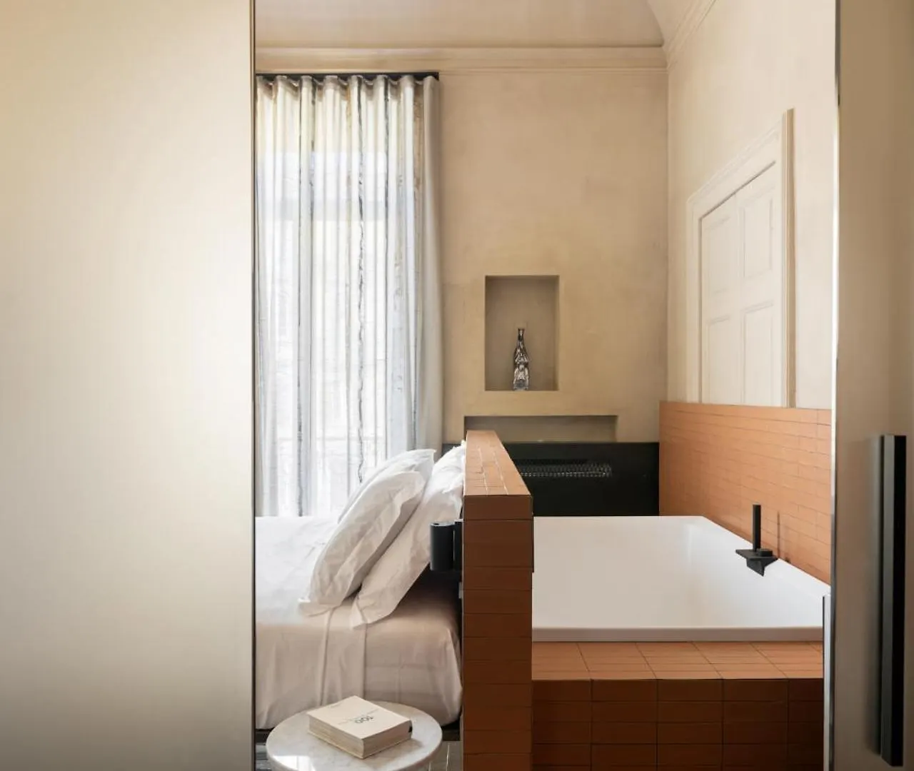 Unicum Suite Grande Archivio Napoli Centro Storico Guest house Naples